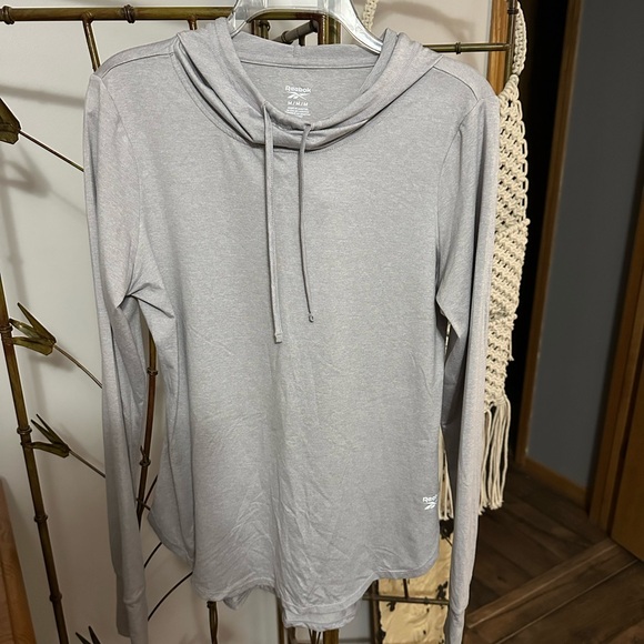 Reebok Women's Gray Athletic Hoodie. NWOT Size M - Picture 4 of 9
